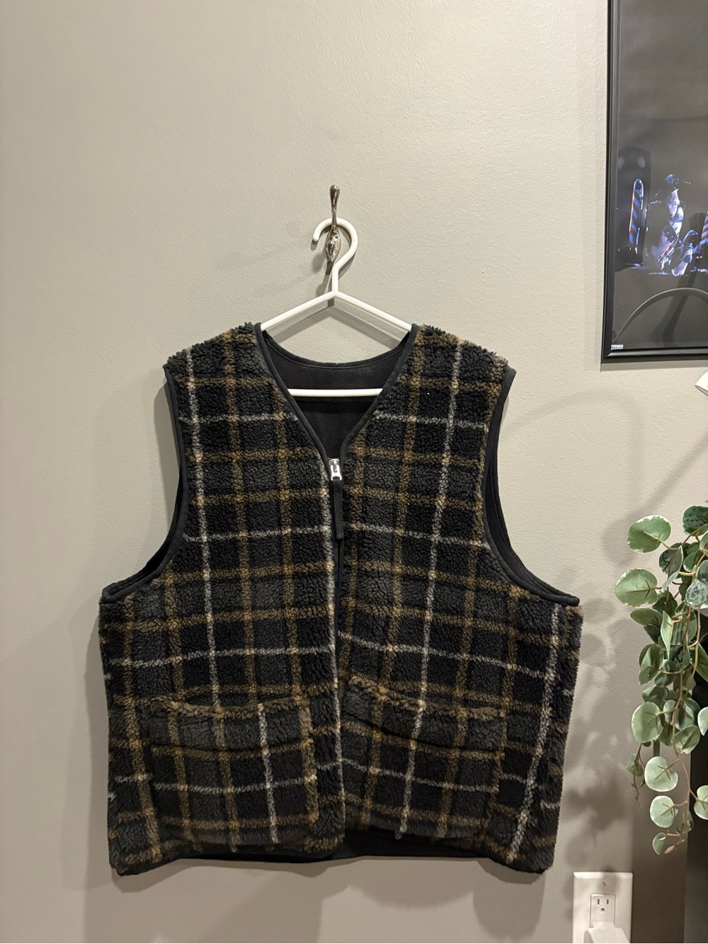 H&M Men’s Black and Brown Plaid Sherpa Zip-Up Vest